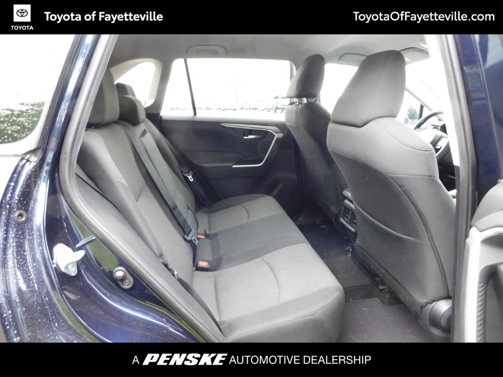2020 Toyota RAV4 XLE 5