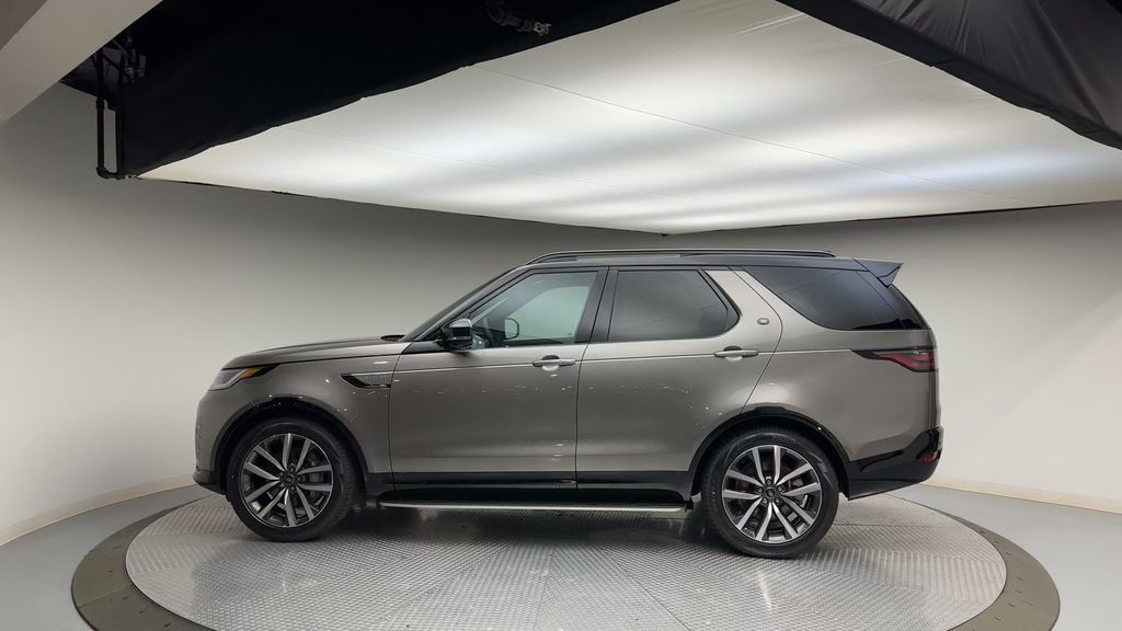 2024 Land Rover Discovery Dynamic SE 5