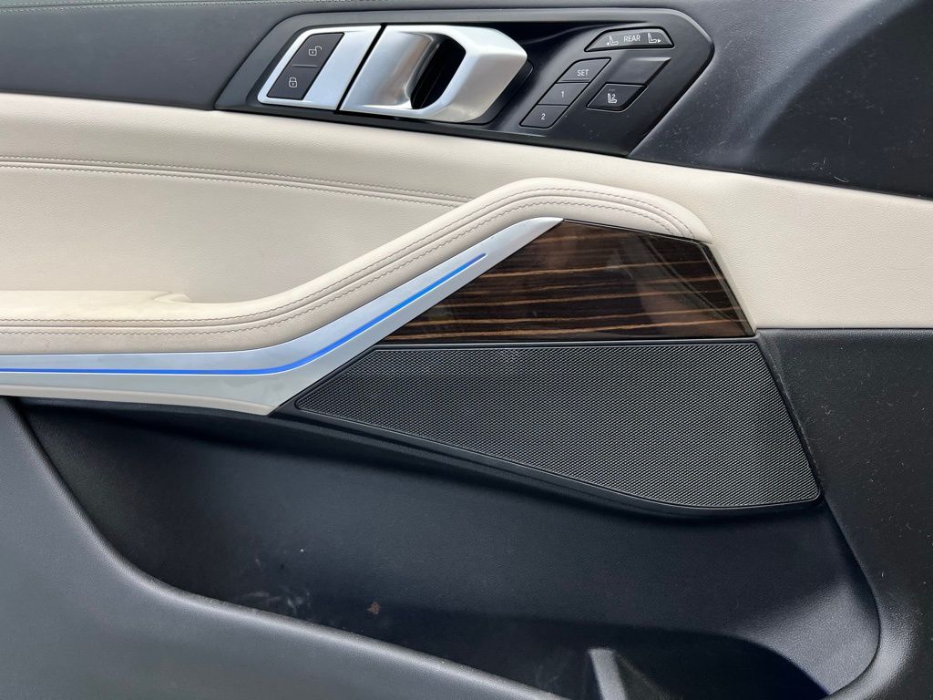 Thumbnail: 2024 BMW X7 - 19