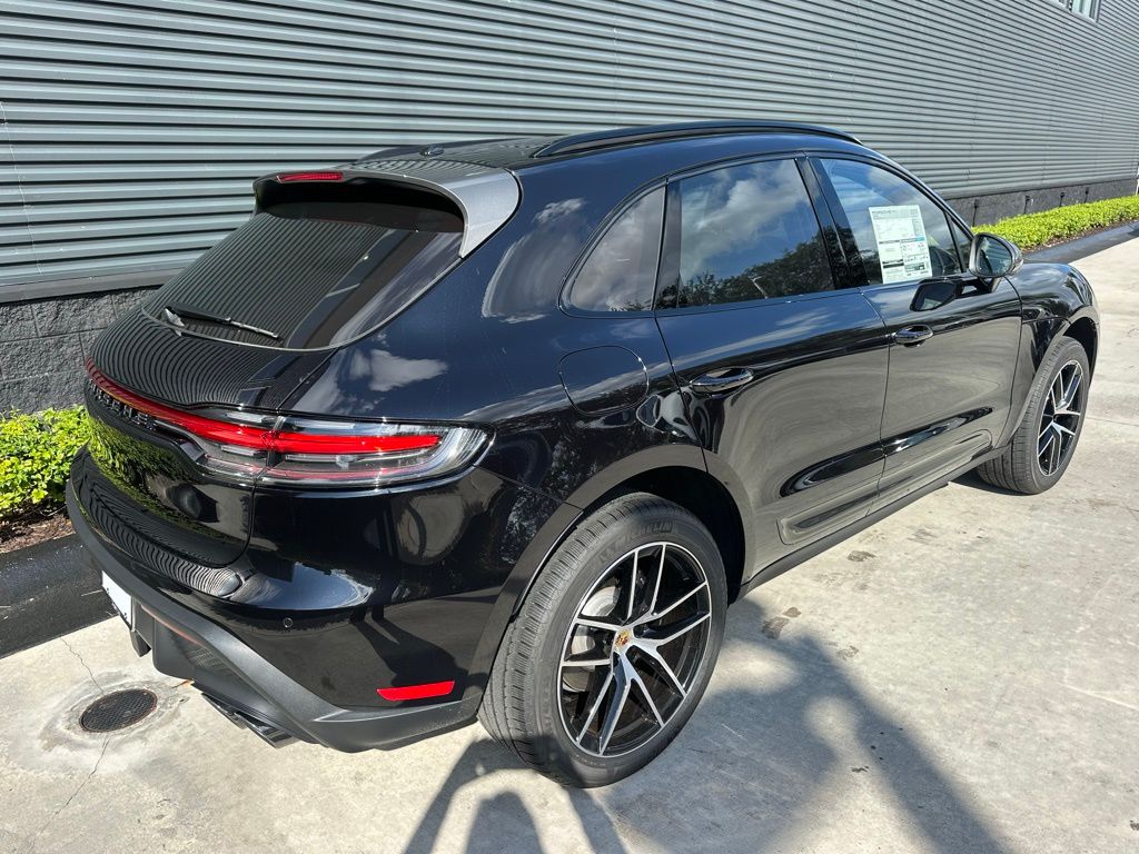Thumbnail: 2026 Porsche Macan - 9