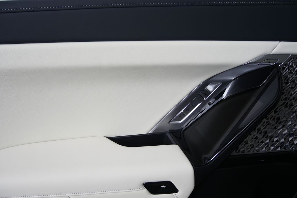Thumbnail: 2026 BMW 7 Series - 14