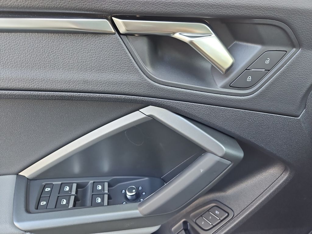 2025 Audi Q3 Premium photo