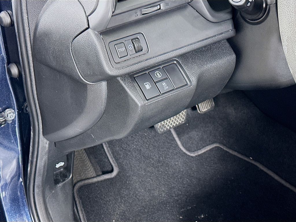 Thumbnail: 2020 Honda Insight - 10