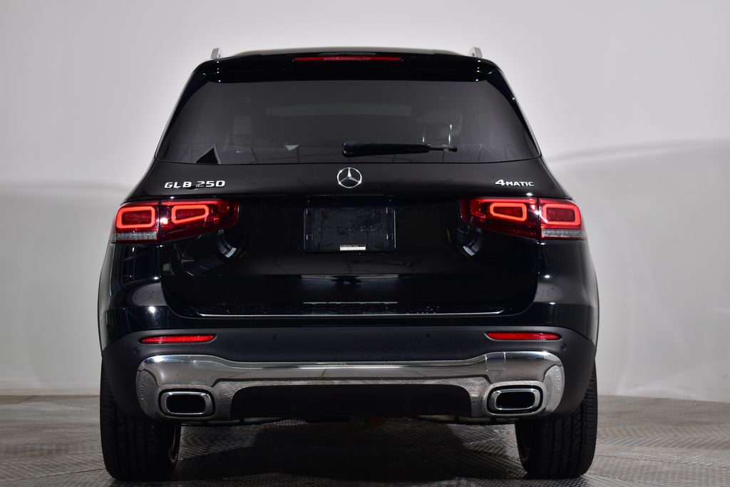Thumbnail: 2021 Mercedes-Benz GLB - 4