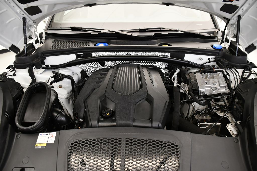 Thumbnail: 2022 Porsche Macan - 12