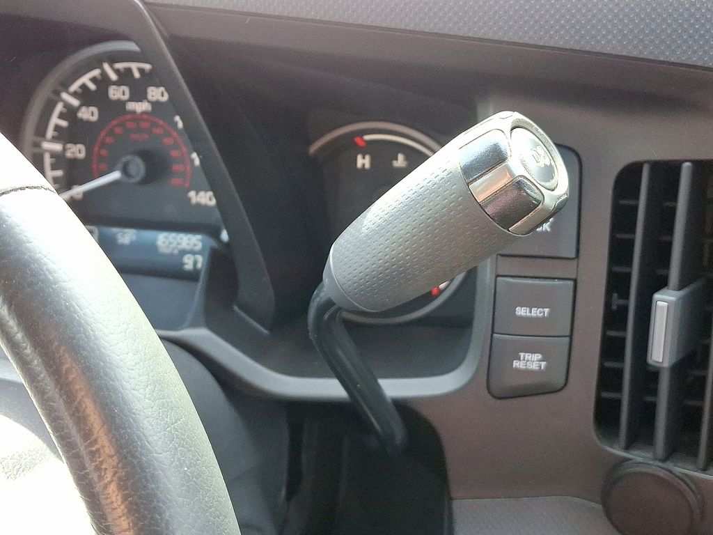 Thumbnail: 2010 Honda Ridgeline - 16