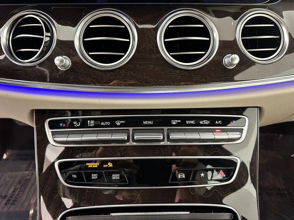 Thumbnail: 2021 Mercedes-Benz E-Class - 28