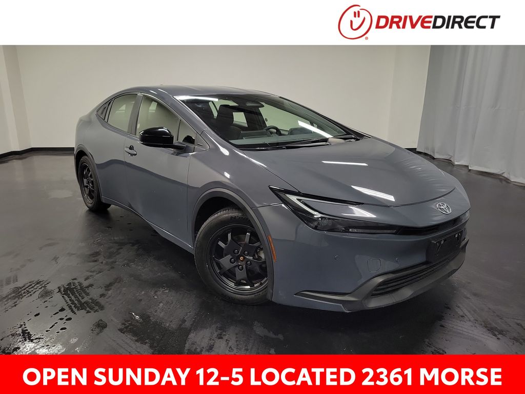  2023 Toyota Prius LE FWD   