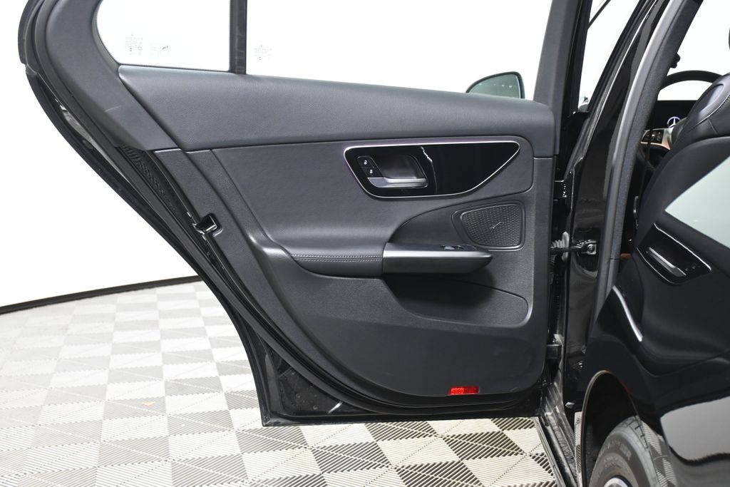 Thumbnail: 2025 Mercedes-Benz C-Class - 30