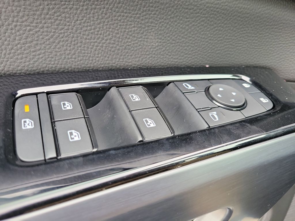 new 2026 Nissan Pathfinder car, priced at $40,716