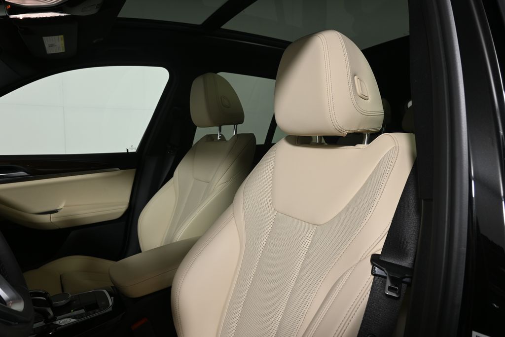 Thumbnail: 2023 BMW X3 - 16