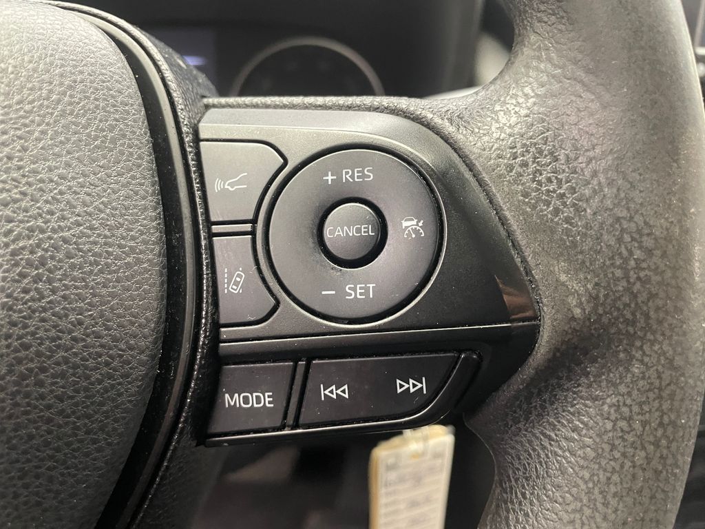 2021 Toyota RAV4 LE 22