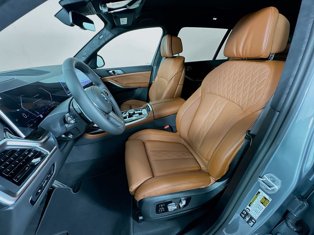 Thumbnail: 2027 BMW X7 - 16