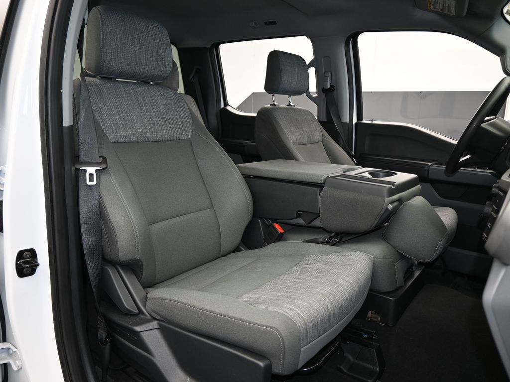 Used 2025 Oxford White Ford XLT image 43