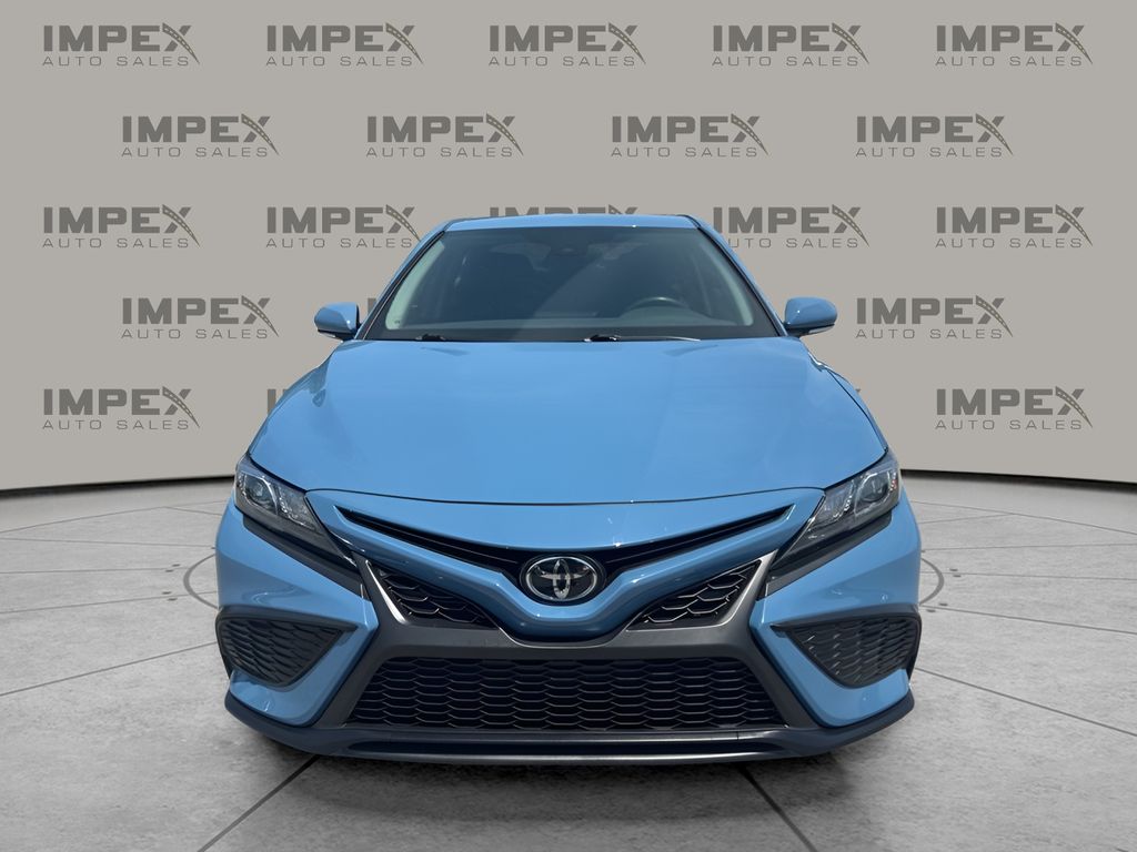 2024 Toyota Camry SE's photo