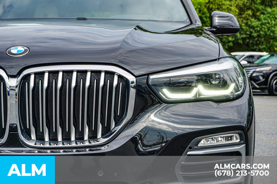 Used 2021 Black BMW sDrive40i image 11