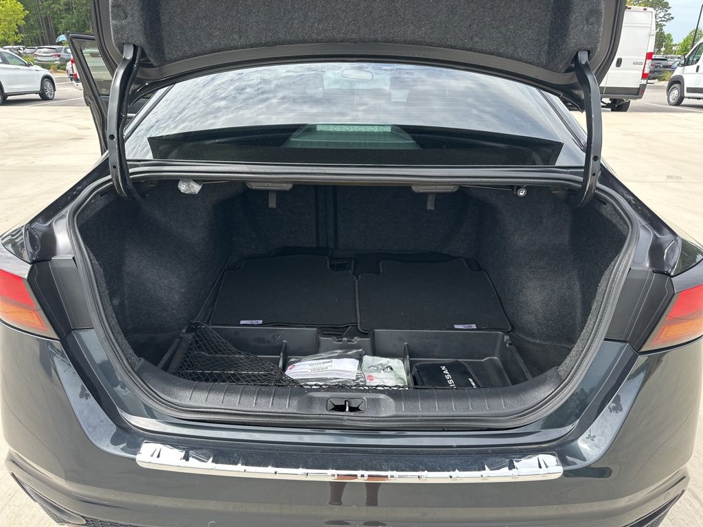 2022 Storm Blue Metallic Nissan Altima 2.5 SV FWD Sedan