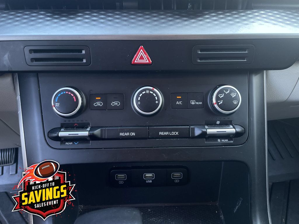 Used 2022 Kia Carnival Van