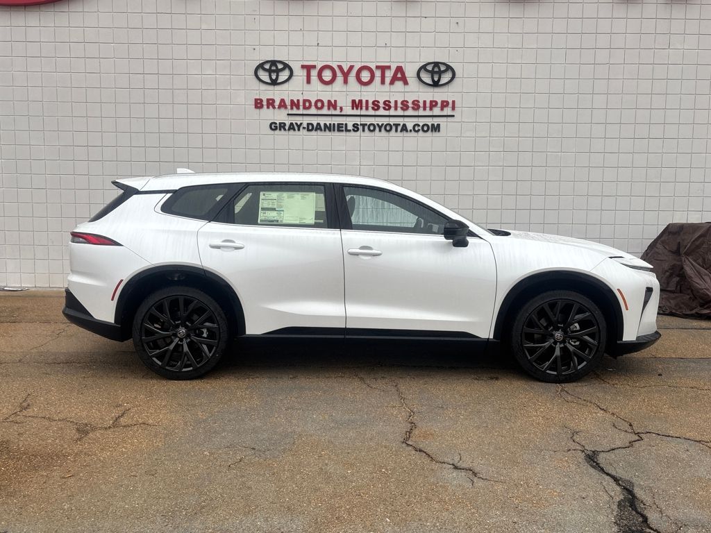 2025 Toyota Crown Signia Limited's photo