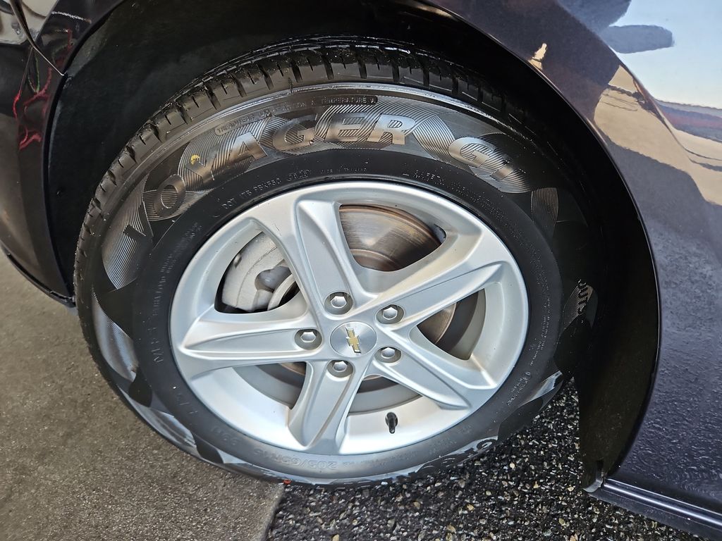 2023 Chevrolet Malibu LT Gray at Matthews Motors of Wilmington