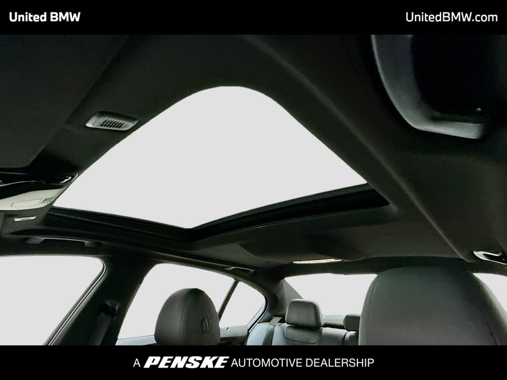Thumbnail: 2021 BMW 5 Series - 12