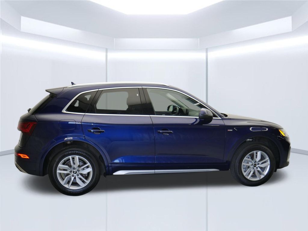Thumbnail: 2023 Audi Q5 - 10