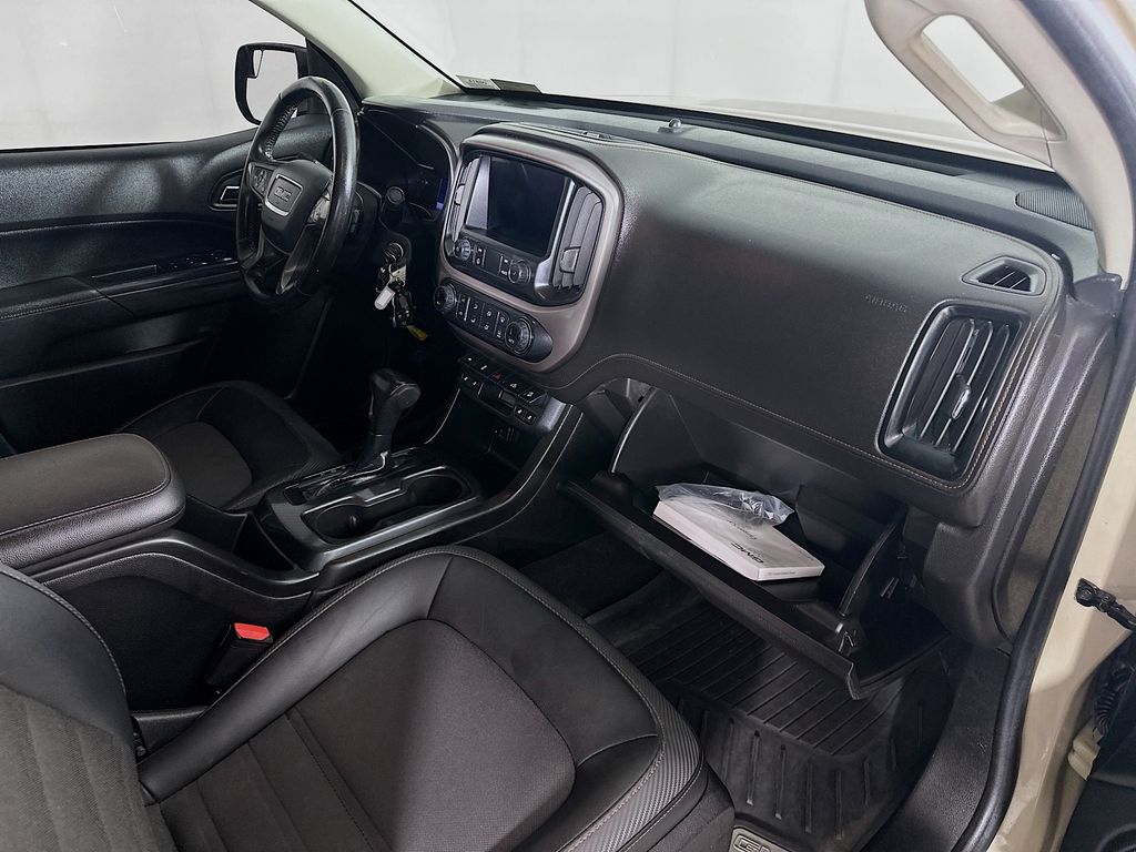 Used 2021 Beige GMC AT4 w/Cloth image 31