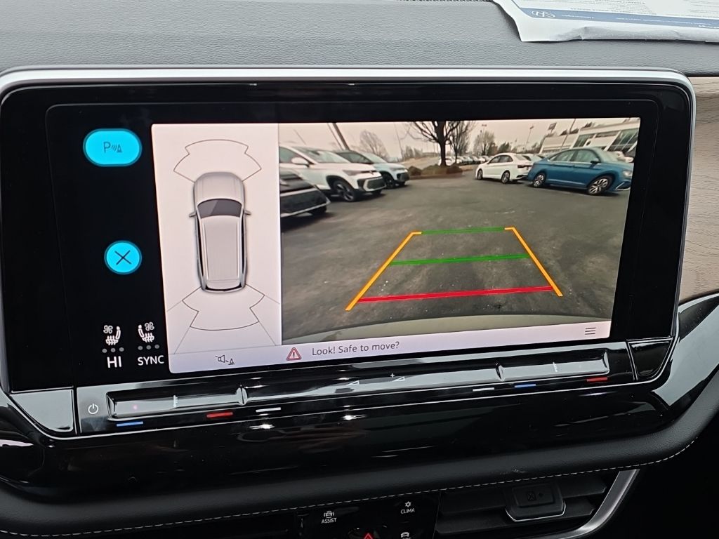 2026 Volkswagen Atlas 2.0T SE w/Technology Green at Sutliff Volkswagen