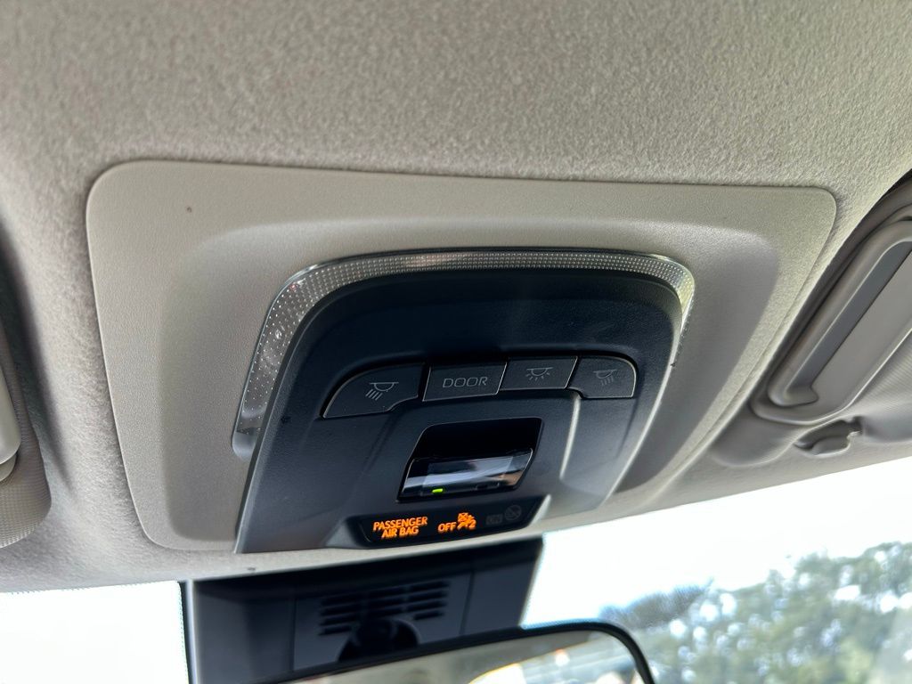 Thumbnail: 2025 Toyota Corolla - 27