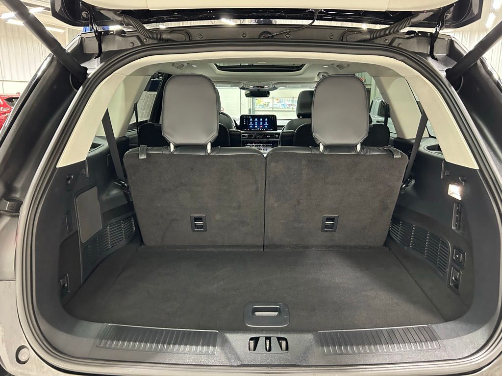 used 2025 Lincoln Aviator car, priced at $56,526