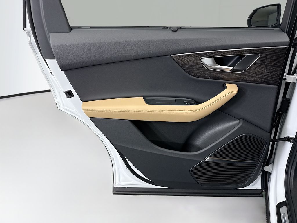 Thumbnail: 2026 Audi Q7 - 25