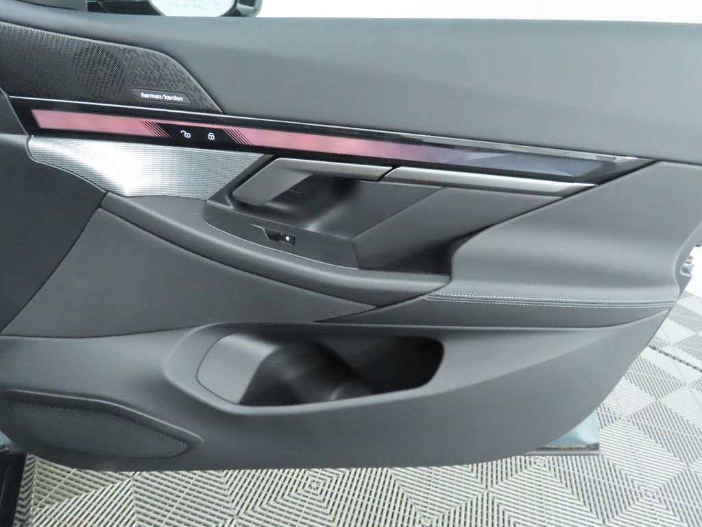 2025 BMW i5 eDrive40 26
