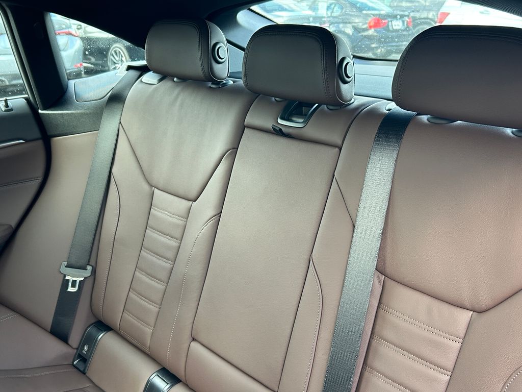 Thumbnail: 2026 BMW i4 - 32