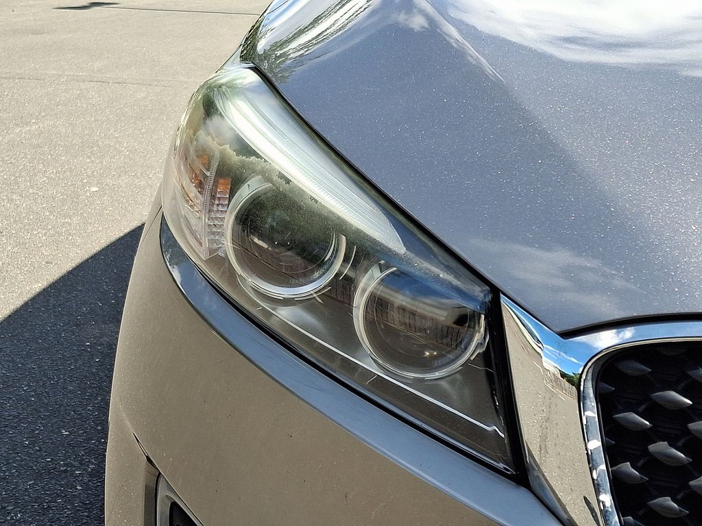 Thumbnail: 2017 Kia Sorento - 9