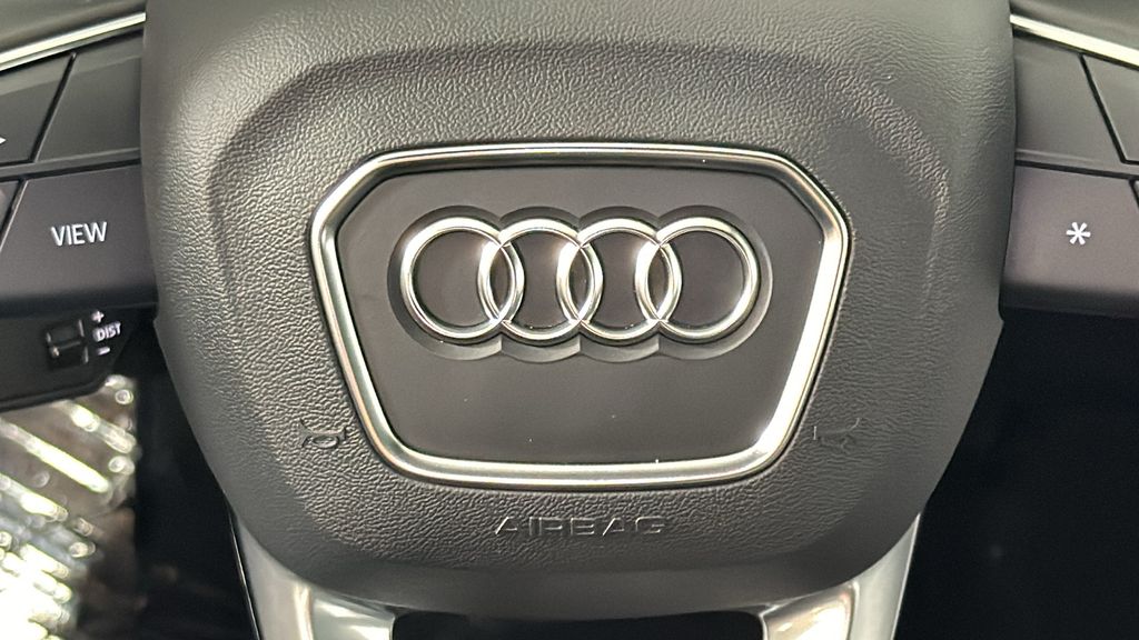 Thumbnail: 2023 Audi Q8 - 18