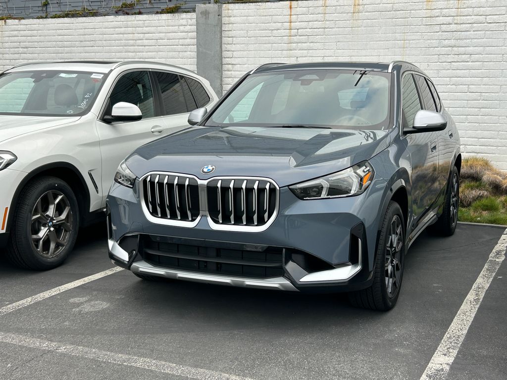Thumbnail: 2023 BMW X1 - 2