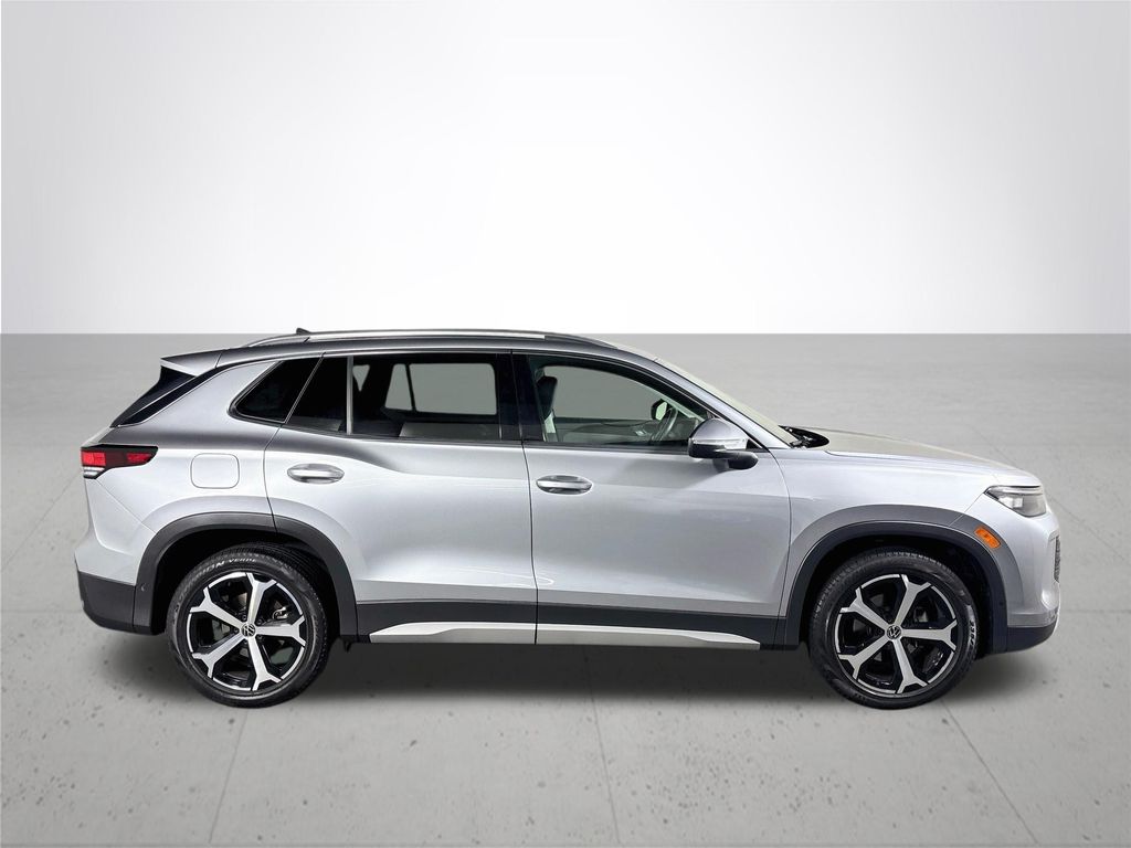 2025 Volkswagen Tiguan 2.0T SE