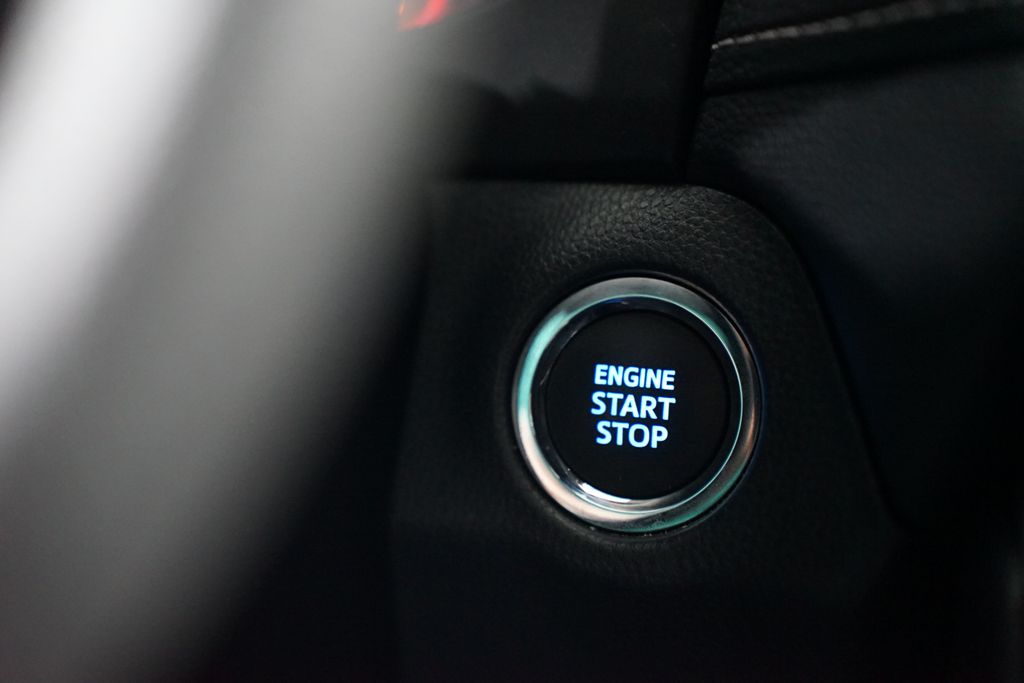2021 Toyota RAV4 XLE 22