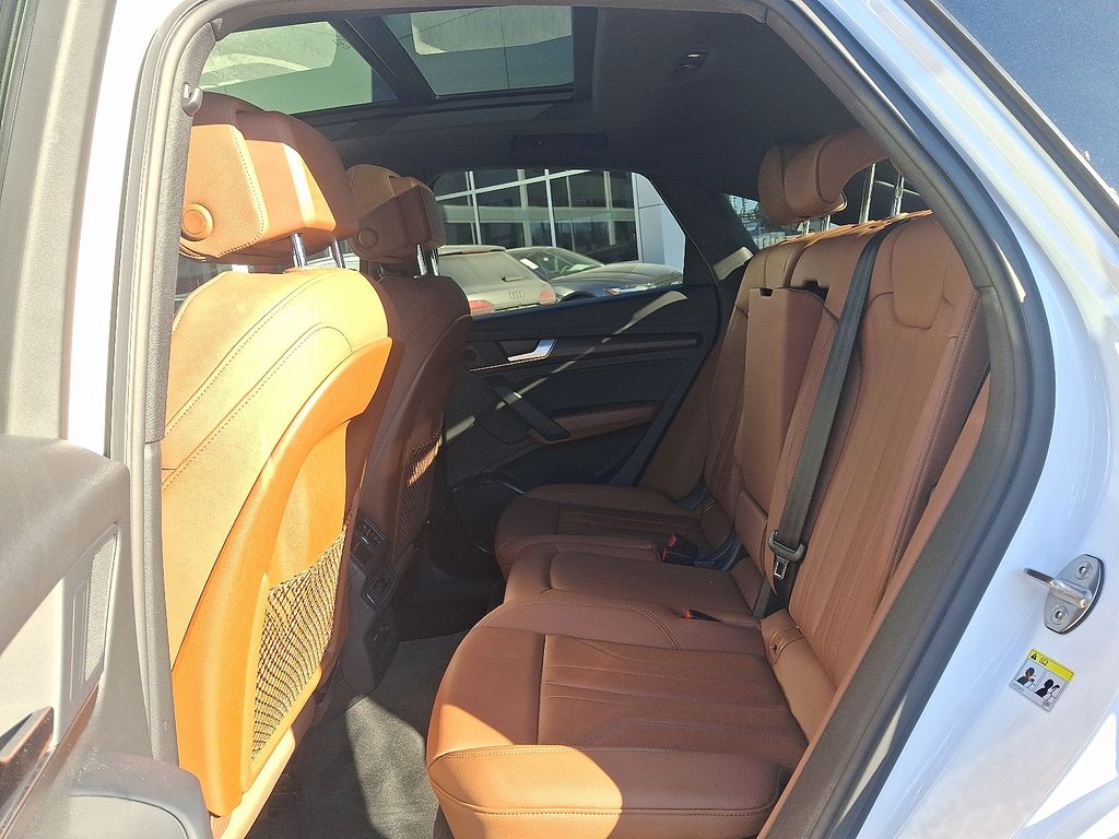 Thumbnail: 2022 Audi Q5 - 10