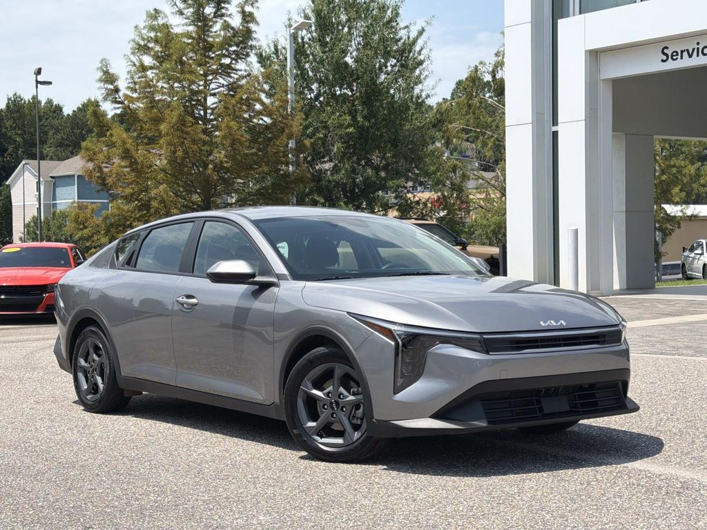 2025 Kia K4 LXS FWD