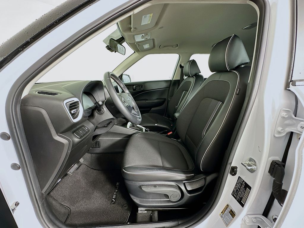 2024 Hyundai Venue Limited 21