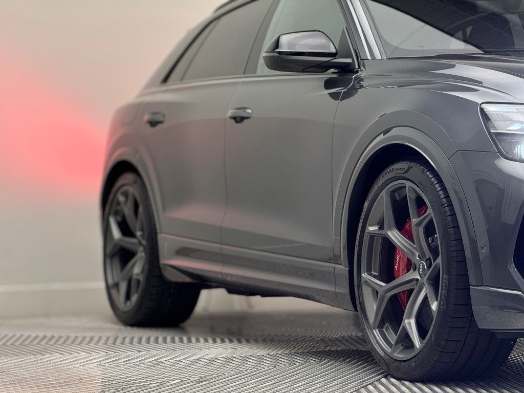Thumbnail: 2025 Audi RS Q8 - 6