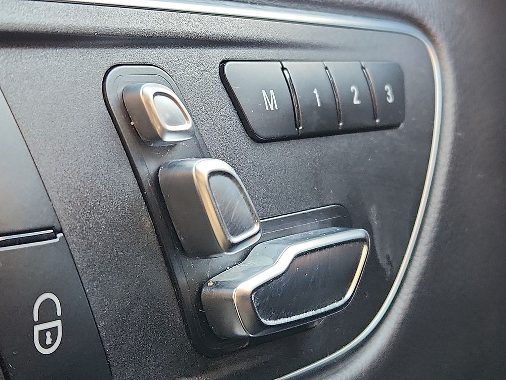 Thumbnail: 2019 Mercedes-Benz GLA - 23