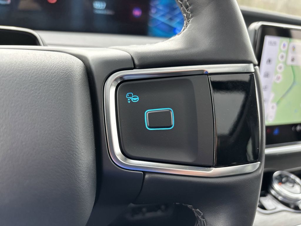 New 2026 Glacier Gray Metallic Tri-Coat Ford MAX Platinum® image 33