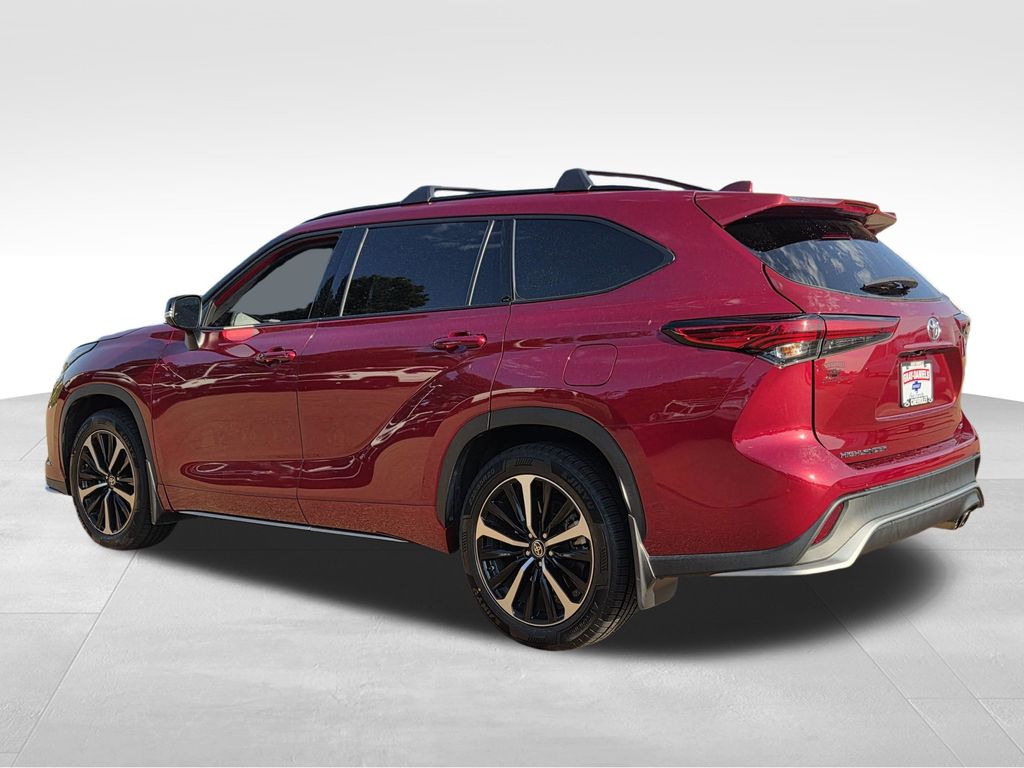 Used 2021 Toyota Highlander SUV