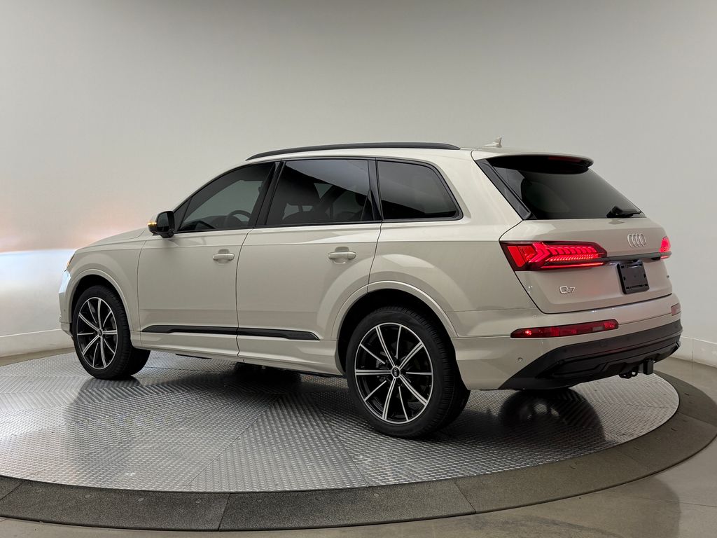 Thumbnail: 2023 Audi Q7 - 6