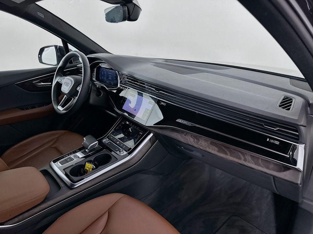 Thumbnail: 2020 Audi Q7 - 30