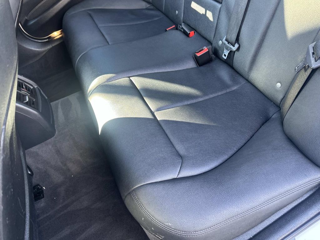 Thumbnail: 2014 BMW 3 Series - 30