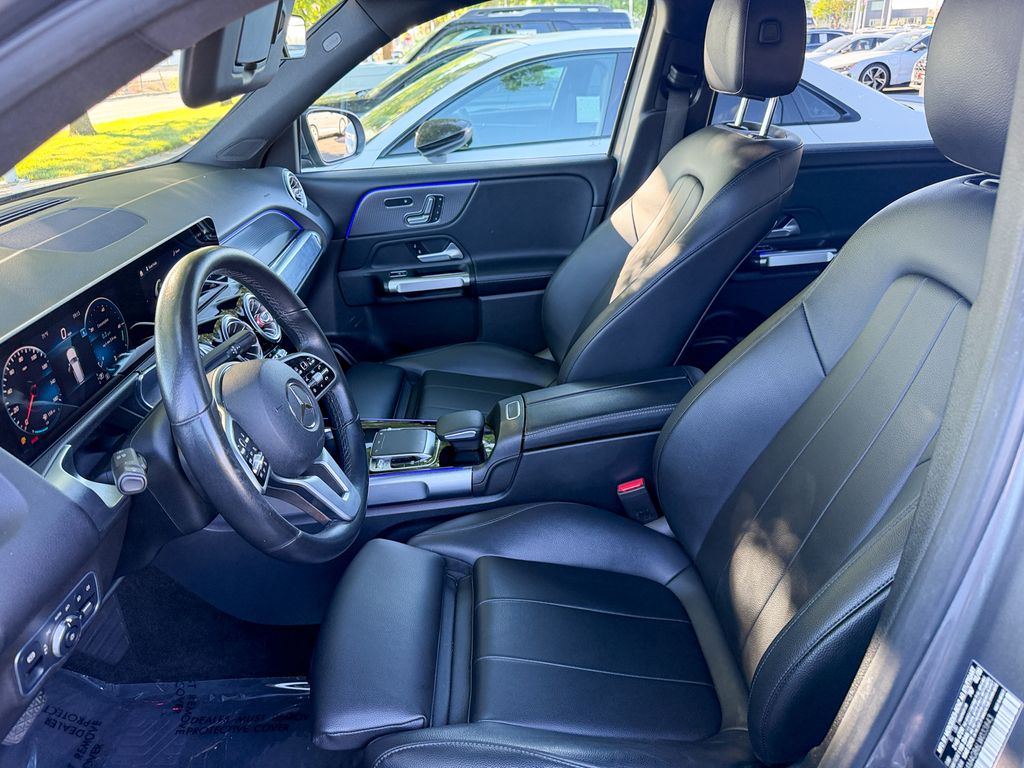 Used 2020  Mercedes-Benz GLB 250 image 12