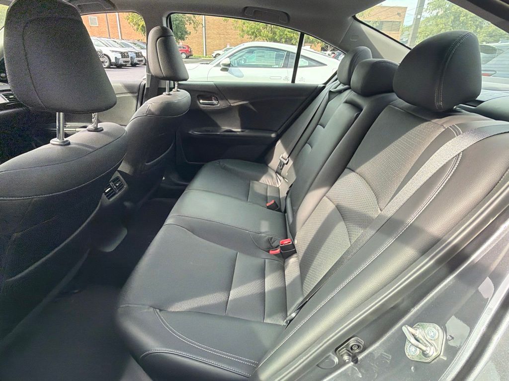 Used 2017 Gray Honda EX-L image 14